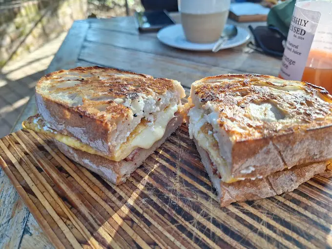 The Stormy Monday — toasted egg and bacon at The Upper Millstone